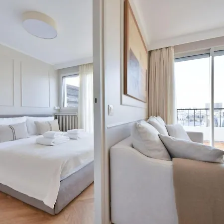 Apartmán Balcony Eiffel Tower View Newly Refurbished *