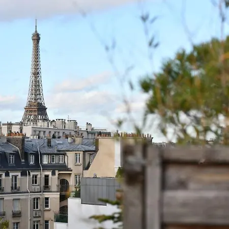 Apartmán Balcony Eiffel Tower View Newly Refurbished