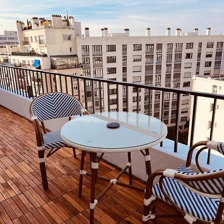 Balcony Eiffel Tower View Newly Refurbished Paříž