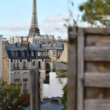 Balcony Eiffel Tower View Newly Refurbished *