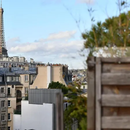 Balcony Eiffel Tower View Newly Refurbished Apartmán *